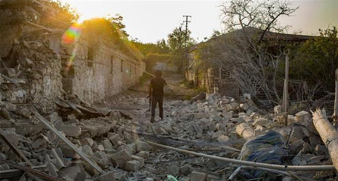 Nga tiến hành thảo luận riêng rẽ với Armenia và Azerbaijan ảnh 1