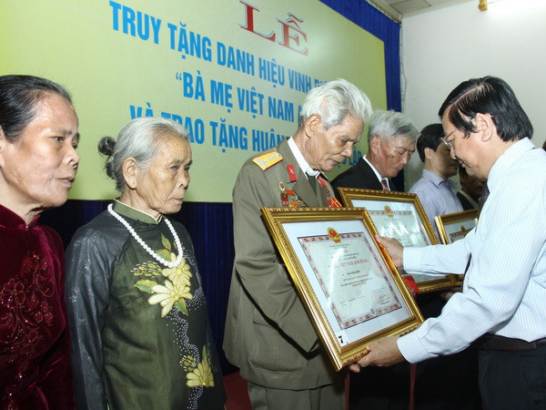 Quảng Trị tổ chức vinh danh các Mẹ Việt Nam Anh hùng ảnh 1