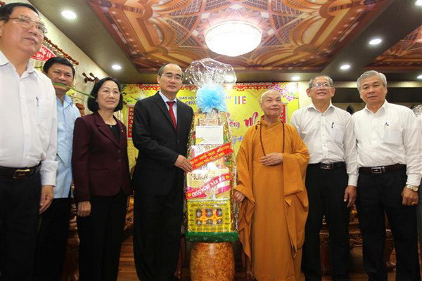 Bí thư Thành ủy TP.HCM chúc Tết các cơ sở, chức sắc tôn giáo ảnh 1