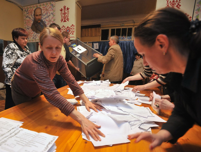 [Photo] Ukraine: Kết quả sơ bộ trưng cầu dân ý ở Donetsk ảnh 3