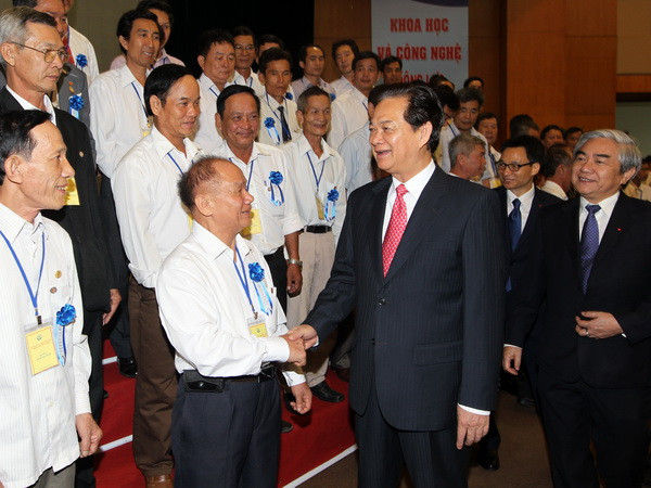 Thủ tướng gặp mặt 63 nhà sáng chế không chuyên tiêu biểu ảnh 1