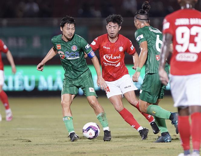 Trận derby TP.HCM: Diễn biến nhạt nhòa nhưng khép lại kịch tính ảnh 1