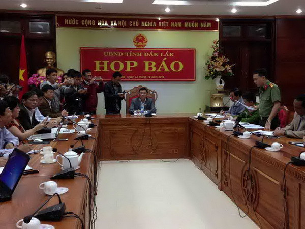 Công an tỉnh Đắk Lắk thông tin chính thức vụ nổ. (Ảnh: Phạm Cường/TTXVN Vụ nổ ở Công an Đắk Lắk: Thăng quân hàm cho cán bộ tử vong ảnh 1
