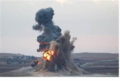 Không quân UAE tiến hành không kích các cơ sở dầu mỏ của IS ảnh 1