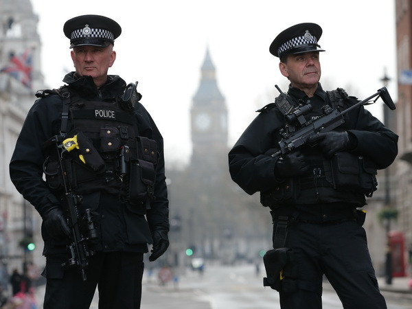 Anh bắt giữ một đối tượng tìm cách ra nước ngoài để khủng bố ảnh 1