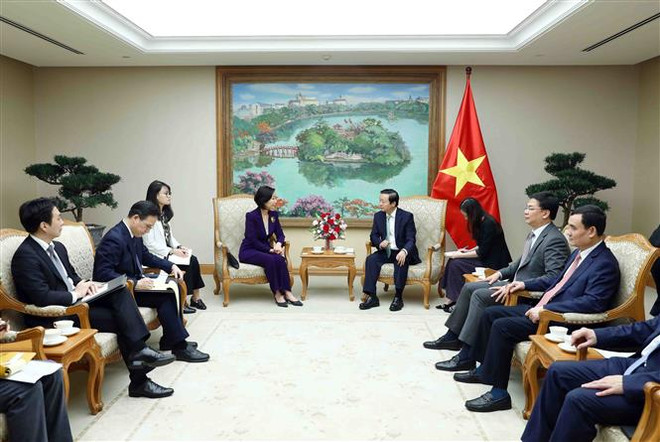 Phó Thủ tướng Trần Hồng Hà tiếp bà Oh Young-ju, Đại sứ Hàn Quốc tại Việt Nam. (Ảnh: Phạm Kiên/TTXVN) Việt Nam-Hàn Quốc chia sẻ những lợi ích chiến lược chung ảnh 2