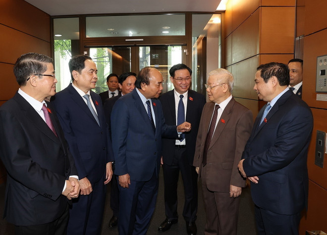 Sáng 23/5, Tổng Bí thư Nguyễn Phú Trọng cùng các vị lãnh đạo, nguyên lãnh đạo Đảng, Nhà nước dự Lễ khai mạc trọng thể Kỳ họp thứ ba, Quốc hội khóa XV tại Nhà Quốc hội ở thủ đô Hà Nội. (Ảnh: Trí Dũng/TTXVN) Hình ảnh Tổng Bí thư dự Lễ khai mạc Kỳ họp thứ 3, Quốc hội khóa XV ảnh 7