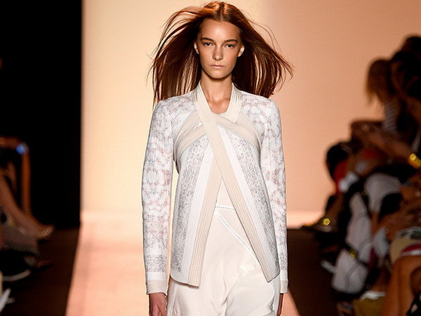 BCBG Max Azria mang sắc màu pastel tới Tuần lễ thời trang New York ảnh 1