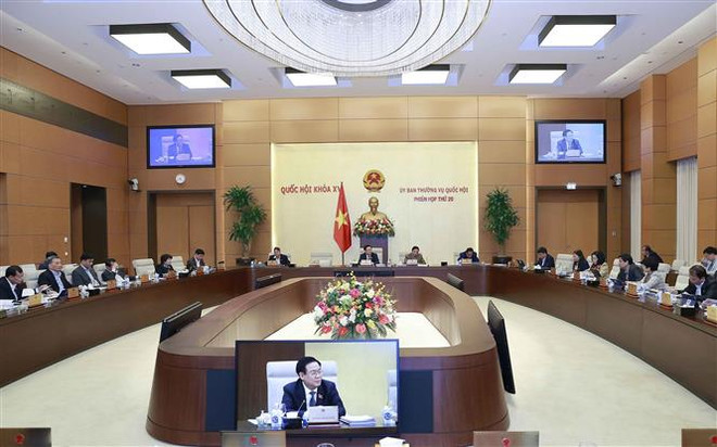 Chủ tịch Quốc hội Vương Đình Huệ phát biểu. (Ảnh: Doãn Tấn/TTXVN) Chủ tịch Quốc hội chủ trì cuộc làm việc về dự án Luật Hợp tác xã ảnh 3