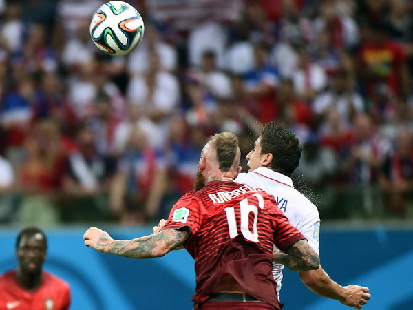 Những cầu thủ có phong cách điên rồ nhất tại World Cup 2014 ảnh 2