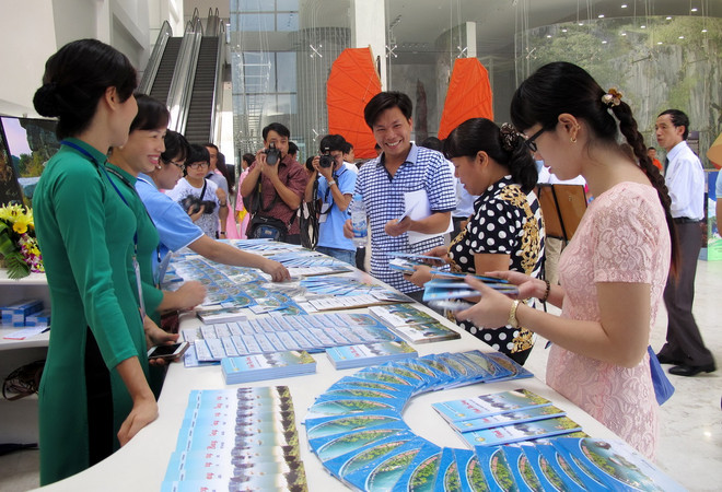 Triển lãm ảnh 20 năm Vịnh Hạ Long là Di sản thiên nhiên thế giới ảnh 5