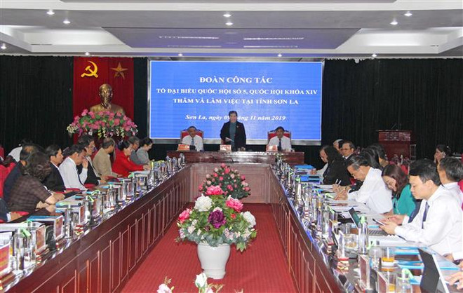 Phó Chủ tịch Quốc hội Tòng Thị Phóng thăm, làm việc tại tỉnh Sơn La ảnh 1