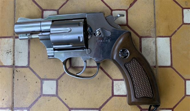 Bến Tre: Khởi tố Phó Chủ tịch HĐND huyện tàng trữ vũ khí quân dụng ảnh 1