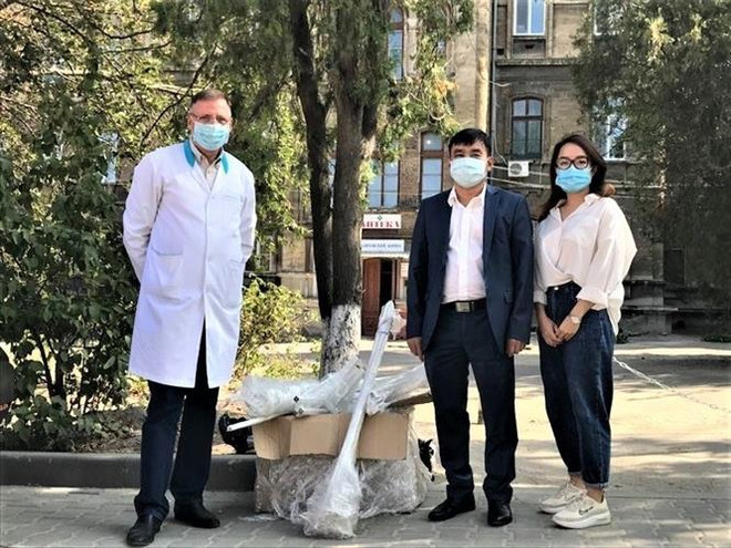 Nghĩa tình cộng đồng Việt nơi 'vùng đỏ' dịch COVID-19 ở Ukraine ảnh 3