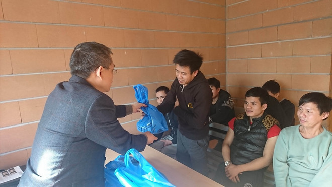 Đại sứ quán Việt Nam tại Pháp thực hiện bảo hộ công dân ảnh 1