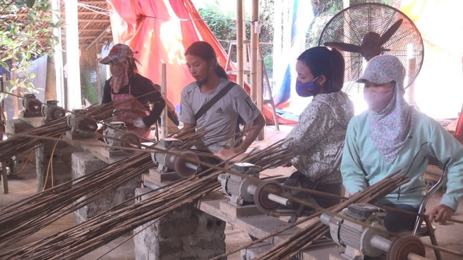 Đam mê vật liệu thân thiện với môi trường bằng ống hút tre ảnh 1