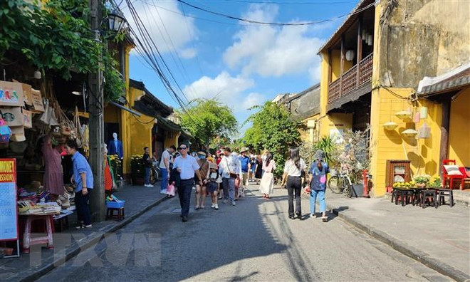 Tích cực tổ chức sự kiện văn hóa, du lịch độc đáo để thu hút du khách ảnh 1