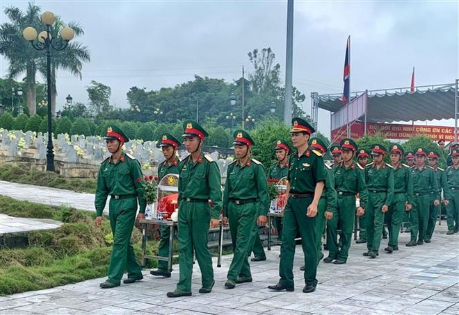 Tìm kiếm, cất bốc được 10 bộ hài cốt liệt sỹ quân tình nguyện tại Lào ảnh 2