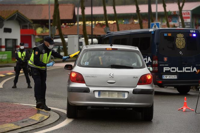 Các nghị sỹ châu Âu kêu gọi khôi phục tự do đi lại xuyên biên giới ảnh 2