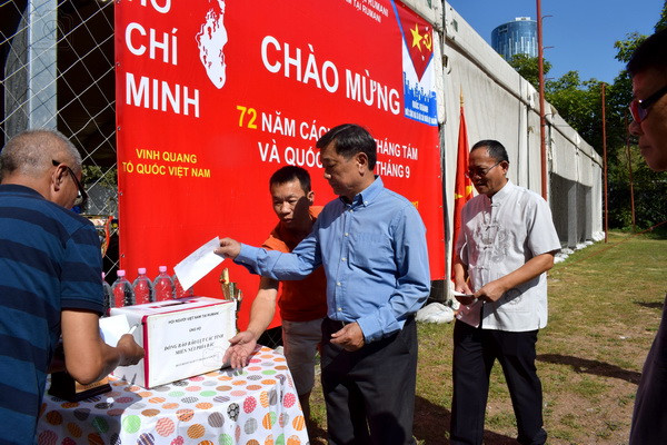 Cộng đồng người Việt tại Romania tưng bừng kỷ niệm Quốc khánh ảnh 2