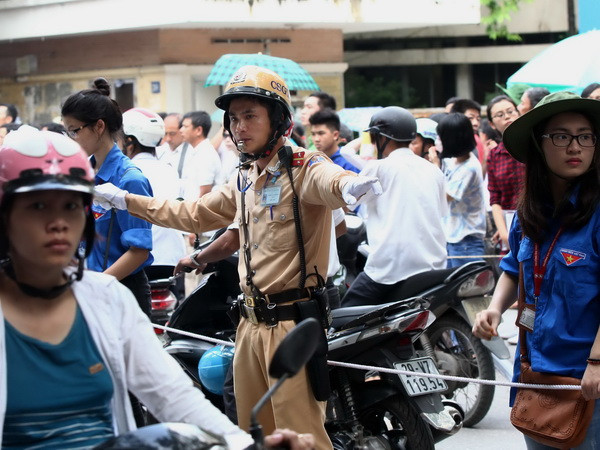 Hà Nội tổ chức, sắp xếp lại giao thông tại các “điểm nóng” ảnh 1