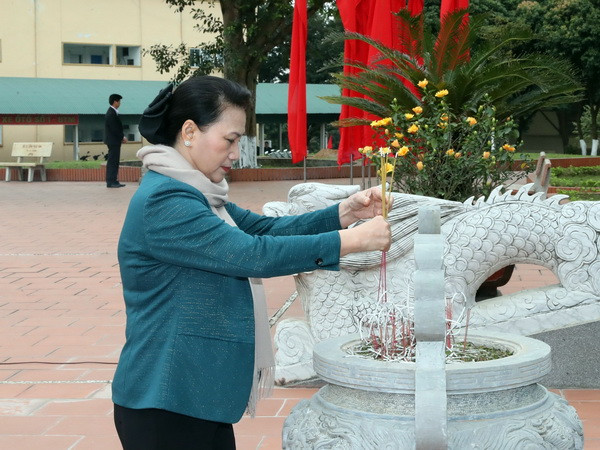 Chủ tịch Quốc hội thăm và làm việc tại Bộ Tư lệnh Quân khu 2 ảnh 3