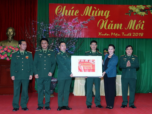 Chủ tịch Quốc hội làm việc tại Bộ Chỉ huy Bộ đội biên phòng Hà Giang ảnh 2
