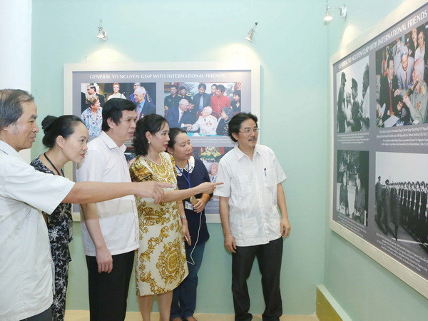 Triển lãm “Đại tướng Võ Nguyên Giáp-Chân dung một huyền thoại” ảnh 1