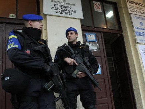 Tổ chức bầu cử lại tại thị trấn điểm nóng của Kosovo ảnh 1