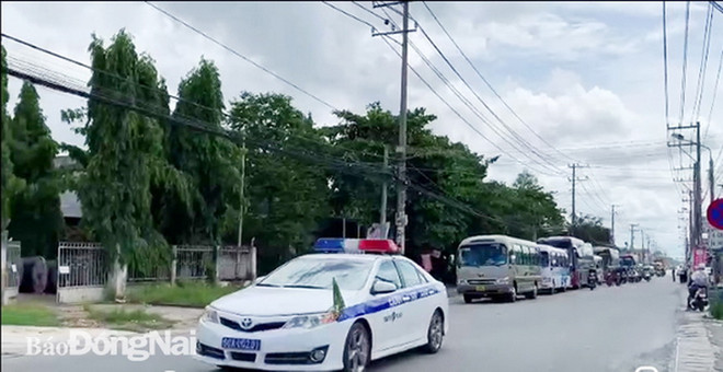 Các địa phương phối hợp đưa, đón các trường hợp đặc biệt về quê ảnh 1