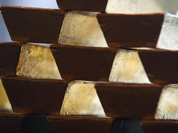 Giá vàng thế giới chạm mức cao nhất trong hơn hai tuần qua ảnh 1