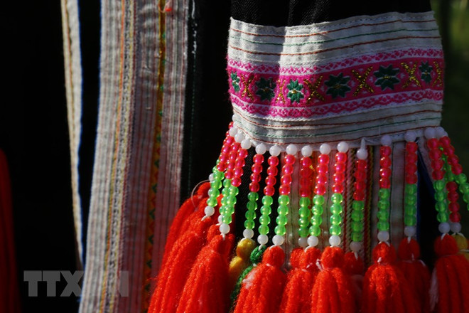 Nét độc đáo trong trang phục truyền thống của người Dao đỏ ảnh 2