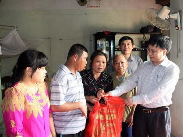 Nghệ An: Tiếp nhận con liệt sỹ Gạc Ma vào làm việc tại bệnh viện ảnh 1