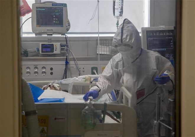 Hàn Quốc cấp phép thử nghiệm lâm sàng 5 thuốc điều trị bệnh COVID-19 ảnh 1