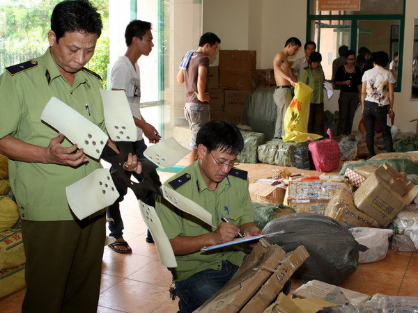 Bắc Giang: Bắt giữ nhiều vụ vận chuyển hàng hóa không rõ nguồn gốc ảnh 1