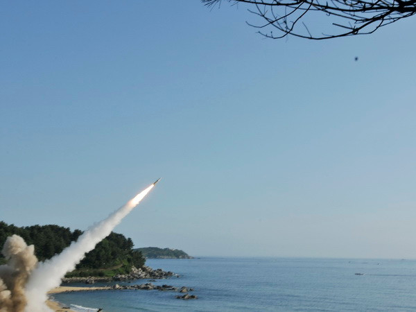 Triều Tiên lên án cuộc tập trận chung tên lửa đạn đạo Hàn Quốc-Mỹ ảnh 1