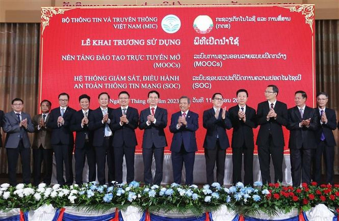 Việt Nam bàn giao 2 hệ thống góp phần giúp Lào đẩy nhanh chuyển đổi số ảnh 1