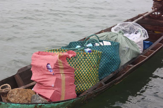 Kiên Giang: Bắt giữ xuồng máy chở 1.300 bao thuốc lá lậu ảnh 3