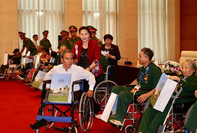 Chủ tịch Quốc hội gặp mặt các thương binh nặng tiêu biểu toàn quốc ảnh 3