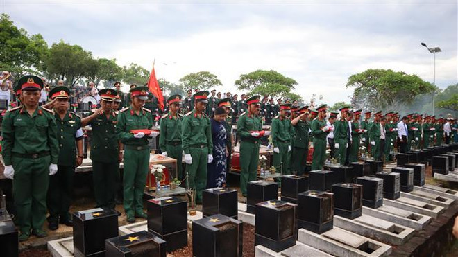 Truy điệu, an táng 23 hài cốt liệt sỹ Việt Nam hy sinh tại Campuchia ảnh 1