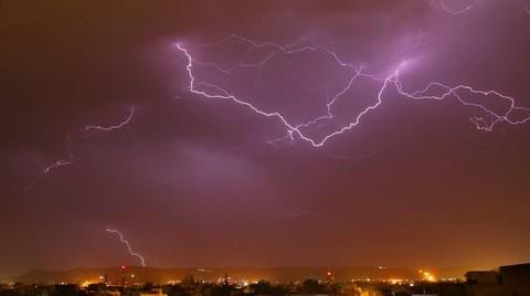 Đang ở trong nhà, bị sét đánh trúng người dẫn đến tử vong ảnh 1