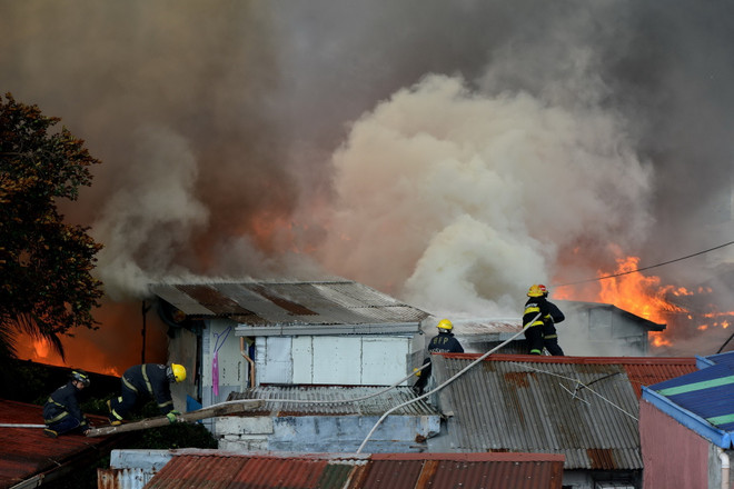 Hỏa hoạn do bắn pháo hoa ở Philippines, ít nhất 3 người thiệt mạng ảnh 6