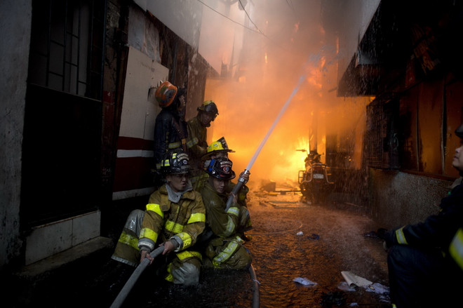 Hỏa hoạn do bắn pháo hoa ở Philippines, ít nhất 3 người thiệt mạng ảnh 4