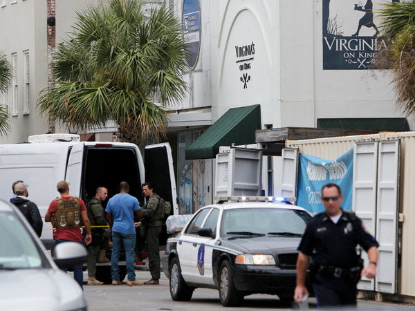 Mỹ: Nổ súng và giữ con tin tại Charleston, 1 người thiệt mạng ảnh 1