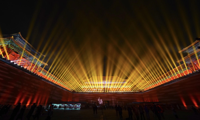 Ngắm nhìn Tử Cấm Thành lung linh trong vũ điệu ánh sáng ảnh 1