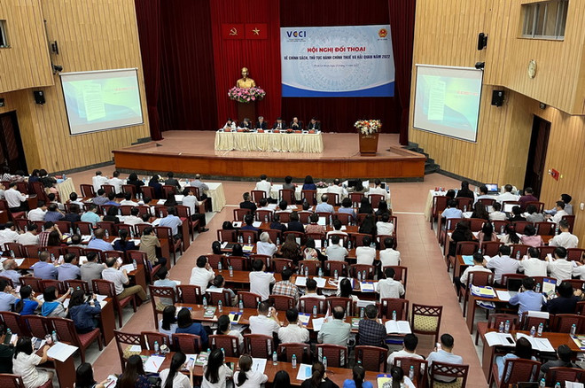 Quang cảnh Hội nghị. (Ảnh: Hứa Chung/TTXVN) Nhiều doanh nghiệp gặp khó về dòng vốn do chậm được hoàn thuế ảnh 1
