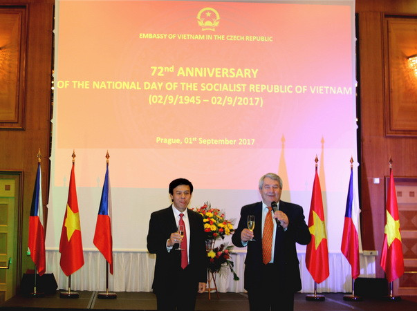 Kim ngạch thương mại hai chiều Việt Nam-Séc sẽ cán mốc 1 tỷ USD ảnh 1