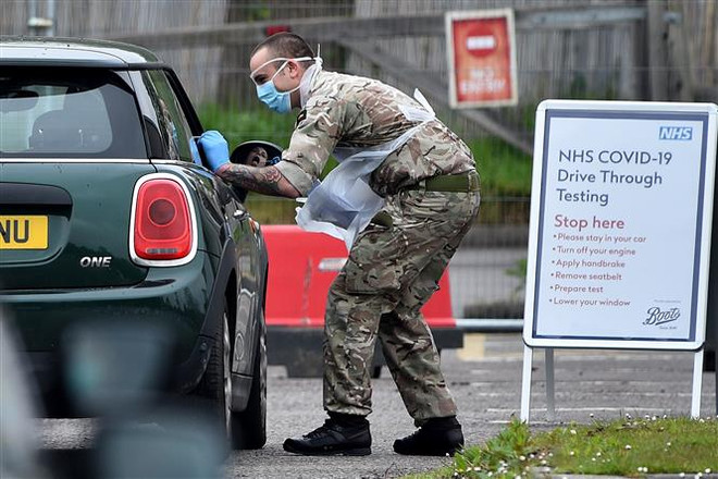 Anh nghiên cứu quy mô lớn về khả năng miễn dịch cộng đồng ảnh 1