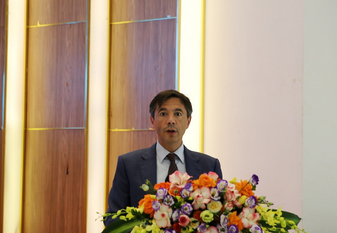 ong Andrea Coppola, Kinh te truong WB.jpg