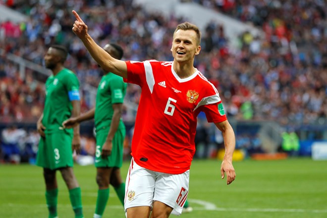 Thủ đô Hà Nội rộn ràng trong đêm khai mạc World Cup 2018 ảnh 2